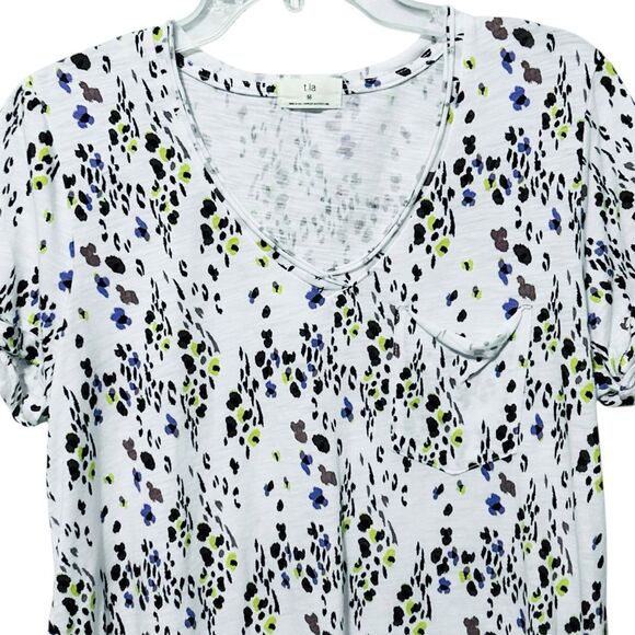 T.LA ANTHROPOLOGIE NWT Short Sleeve Abstract Floral V-Neck T-Shirt M - Picture 3 of 13